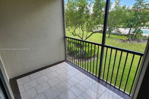 Condo in Pembroke Pines, Florida, 1 bedroom  № 1362371 - photo 14