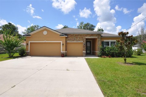 House in Palm Coast, Florida 3 bedrooms, 191.94 sq.m. № 1369603 - photo 1