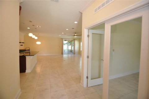 House in Palm Coast, Florida 3 bedrooms, 191.94 sq.m. № 1369603 - photo 4