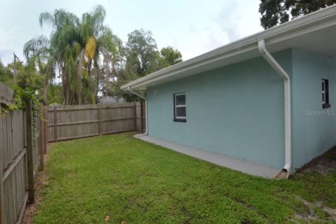 House in Tampa, Florida 3 bedrooms, 141.03 sq.m. № 1369632 - photo 6