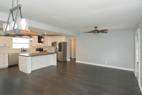 Casa en venta en Tampa, Florida, 3 dormitorios, 141.03 m2 № 1369632 - foto 11