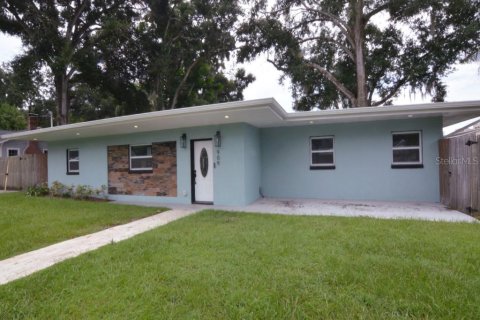 House in Tampa, Florida 3 bedrooms, 141.03 sq.m. № 1369632 - photo 1