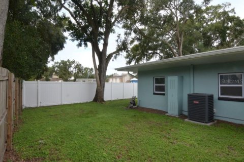 House in Tampa, Florida 3 bedrooms, 141.03 sq.m. № 1369632 - photo 3