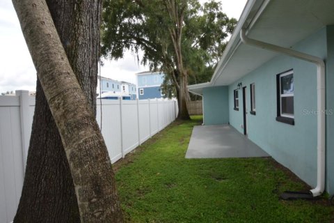 House in Tampa, Florida 3 bedrooms, 141.03 sq.m. № 1369632 - photo 5