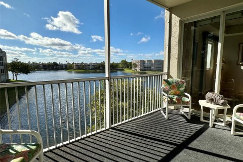 Condominio en venta en Tamarac, Florida, 2 dormitorios, 158.4 m2 № 909829 - foto 6