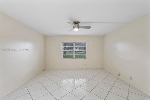 Copropriété à vendre à Pembroke Pines, Floride: 2 chambres, 140 m2 № 908980 - photo 7