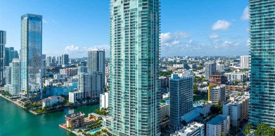 Condo in Miami, Florida, 1 bedroom  № 1387955