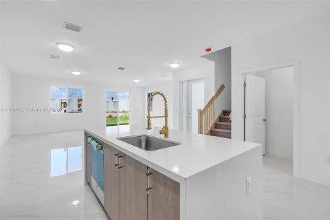 Casa en venta en Miami, Florida, 5 dormitorios № 1387918 - foto 7