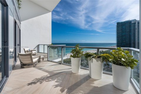 Condominio en venta en Miami Beach, Florida, 3 dormitorios, 255.67 m2 № 442070 - foto 13