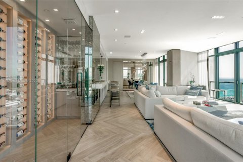 Condominio en venta en Miami Beach, Florida, 3 dormitorios, 255.67 m2 № 442070 - foto 3