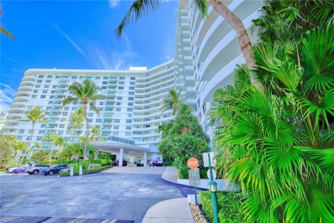 Condominio en venta en Miami Beach, Florida, 3 dormitorios, 191.38 m2 № 1330633 - foto 28