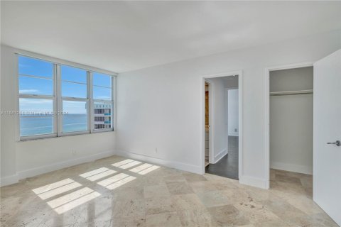 Condominio en venta en Miami Beach, Florida, 3 dormitorios, 191.38 m2 № 1330633 - foto 16