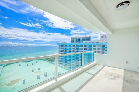 Condominio en venta en Miami Beach, Florida, 3 dormitorios, 191.38 m2 № 1330633 - foto 2