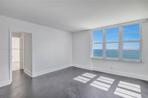 Condominio en venta en Miami Beach, Florida, 3 dormitorios, 191.38 m2 № 1330633 - foto 18