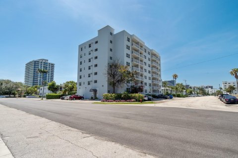 Condo in Fort Lauderdale, Florida, 2 bedrooms  № 1161889 - photo 3