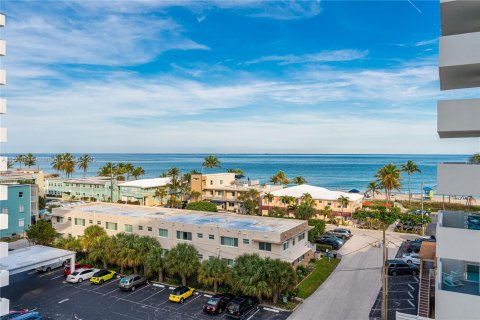 Condo in Hollywood, Florida, 2 bedrooms  № 920861 - photo 11