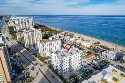 Condo in Hollywood, Florida, 2 bedrooms  № 920861 - photo 3