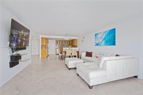 Condo in Hollywood, Florida, 2 bedrooms  № 920861 - photo 23