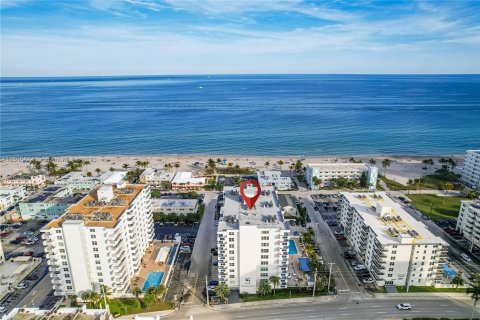 Condo in Hollywood, Florida, 2 bedrooms  № 920861 - photo 2