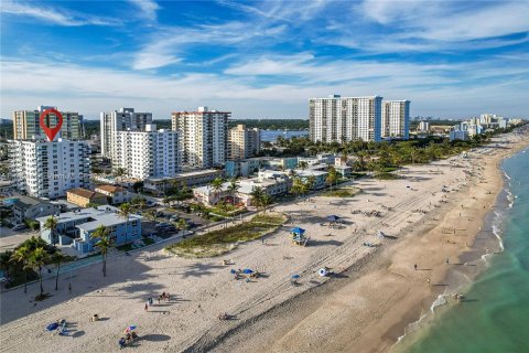 Condo in Hollywood, Florida, 2 bedrooms  № 920861 - photo 7