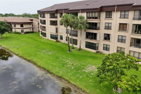 Condo in Coconut Creek, Florida, 2 bedrooms  № 1270116 - photo 27