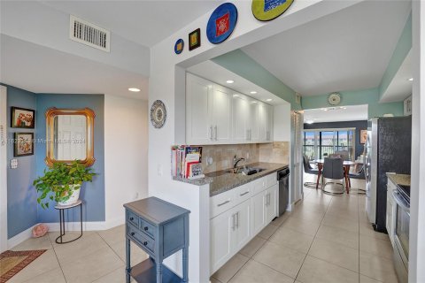 Copropriété à vendre à Pembroke Pines, Floride: 2 chambres, 142.42 m2 № 1270113 - photo 11