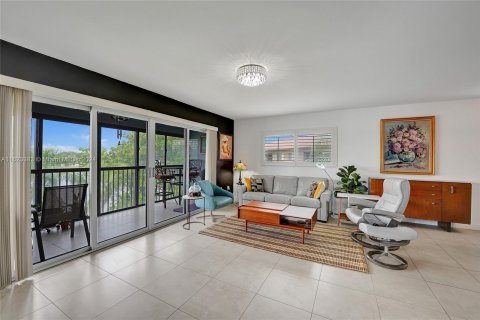 Copropriété à vendre à Pembroke Pines, Floride: 2 chambres, 142.42 m2 № 1270113 - photo 14