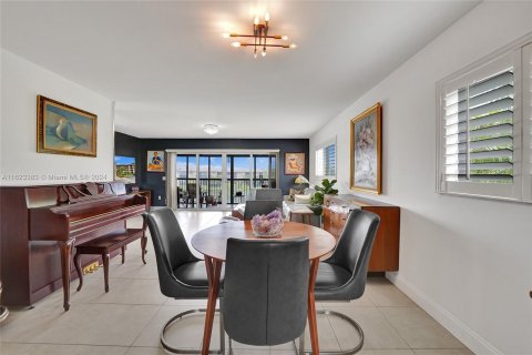 Copropriété à vendre à Pembroke Pines, Floride: 2 chambres, 142.42 m2 № 1270113 - photo 9