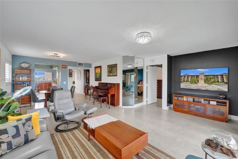 Copropriété à vendre à Pembroke Pines, Floride: 2 chambres, 142.42 m2 № 1270113 - photo 18