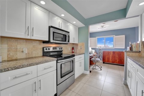 Copropriété à vendre à Pembroke Pines, Floride: 2 chambres, 142.42 m2 № 1270113 - photo 12