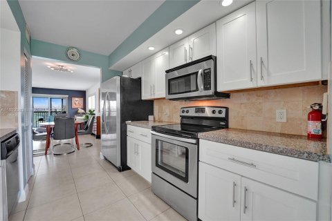 Copropriété à vendre à Pembroke Pines, Floride: 2 chambres, 142.42 m2 № 1270113 - photo 8