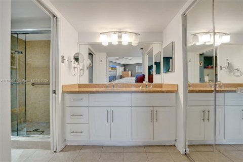 Copropriété à vendre à Pembroke Pines, Floride: 2 chambres, 142.42 m2 № 1270113 - photo 23