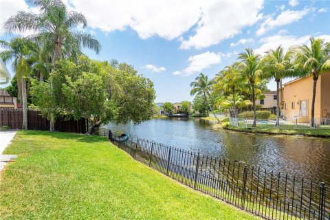 Villa ou maison à vendre à Plantation, Floride: 4 chambres, 280.75 m2 № 1270111 - photo 3