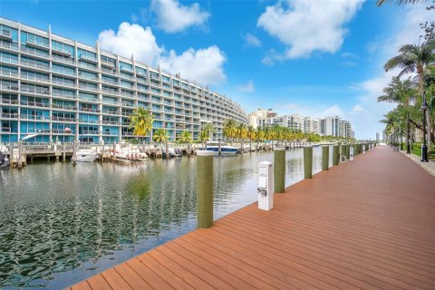 Condominio en venta en Aventura, Florida, 1 dormitorio, 77.67 m2 № 1375931 - foto 27