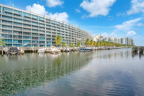 Condo in Aventura, Florida, 1 bedroom  № 1375931 - photo 26