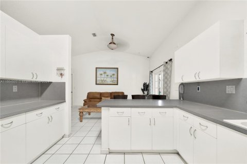 Casa en venta en Miami, Florida, 4 dormitorios, 166.48 m2 № 1375988 - foto 19