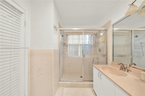 Casa en venta en Miami, Florida, 4 dormitorios, 166.48 m2 № 1375988 - foto 27