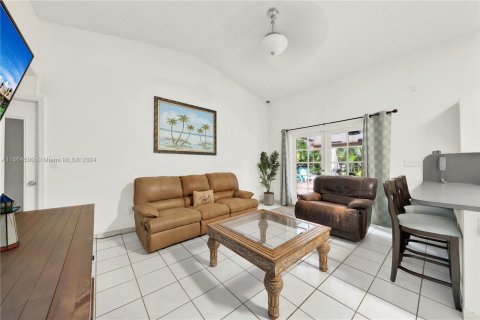 Villa ou maison à vendre à Miami, Floride: 4 chambres, 166.48 m2 № 1375988 - photo 23