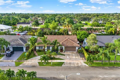 Villa ou maison à vendre à Miami, Floride: 4 chambres, 166.48 m2 № 1375988 - photo 2