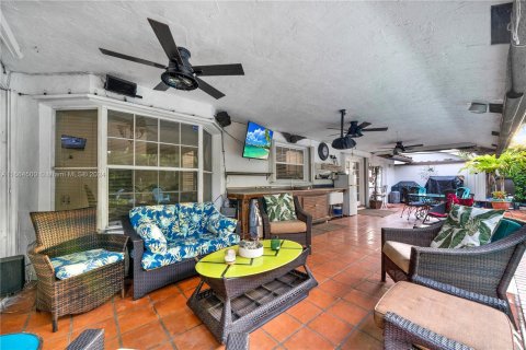 Casa en venta en Miami, Florida, 4 dormitorios, 166.48 m2 № 1375988 - foto 10