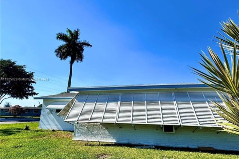 Casa en venta en Tamarac, Florida, 2 dormitorios, 133.59 m2 № 981528 - foto 9