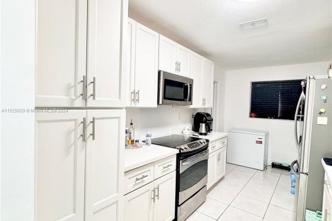 Casa en venta en Tamarac, Florida, 2 dormitorios, 133.59 m2 № 981528 - foto 14