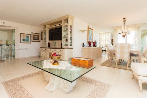 Copropriété à vendre à Aventura, Floride: 3 chambres, 159.23 m2 № 1385835 - photo 5