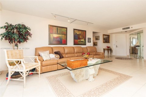 Condo in Aventura, Florida, 3 bedrooms  № 1385835 - photo 4