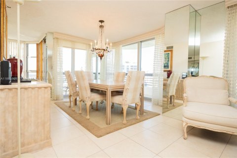 Copropriété à vendre à Aventura, Floride: 3 chambres, 159.23 m2 № 1385835 - photo 9