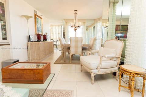 Copropriété à vendre à Aventura, Floride: 3 chambres, 159.23 m2 № 1385835 - photo 10