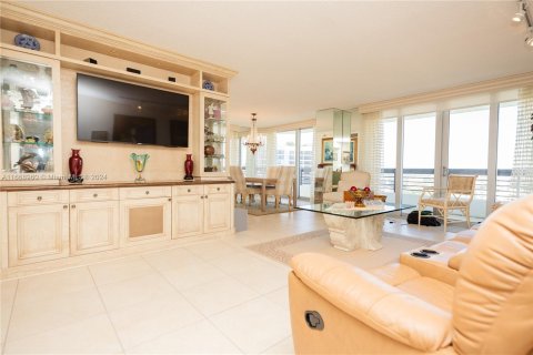 Copropriété à vendre à Aventura, Floride: 3 chambres, 159.23 m2 № 1385835 - photo 8