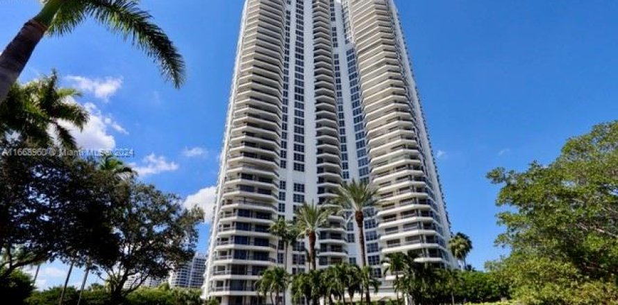 Condo in Aventura, Florida, 3 bedrooms  № 1385835