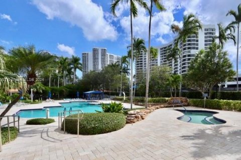 Copropriété à vendre à Aventura, Floride: 3 chambres, 159.23 m2 № 1385835 - photo 3