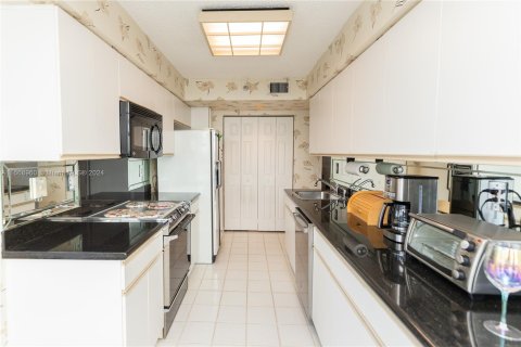 Condo in Aventura, Florida, 3 bedrooms  № 1385835 - photo 15